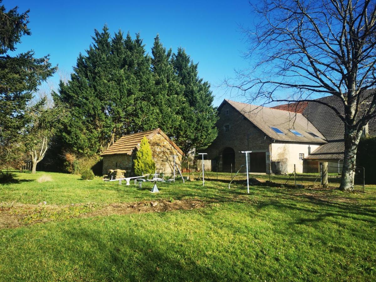 Domaine De L'Esperance, Chambre Rose Bed and Breakfast Bersaillin Exteriör bild